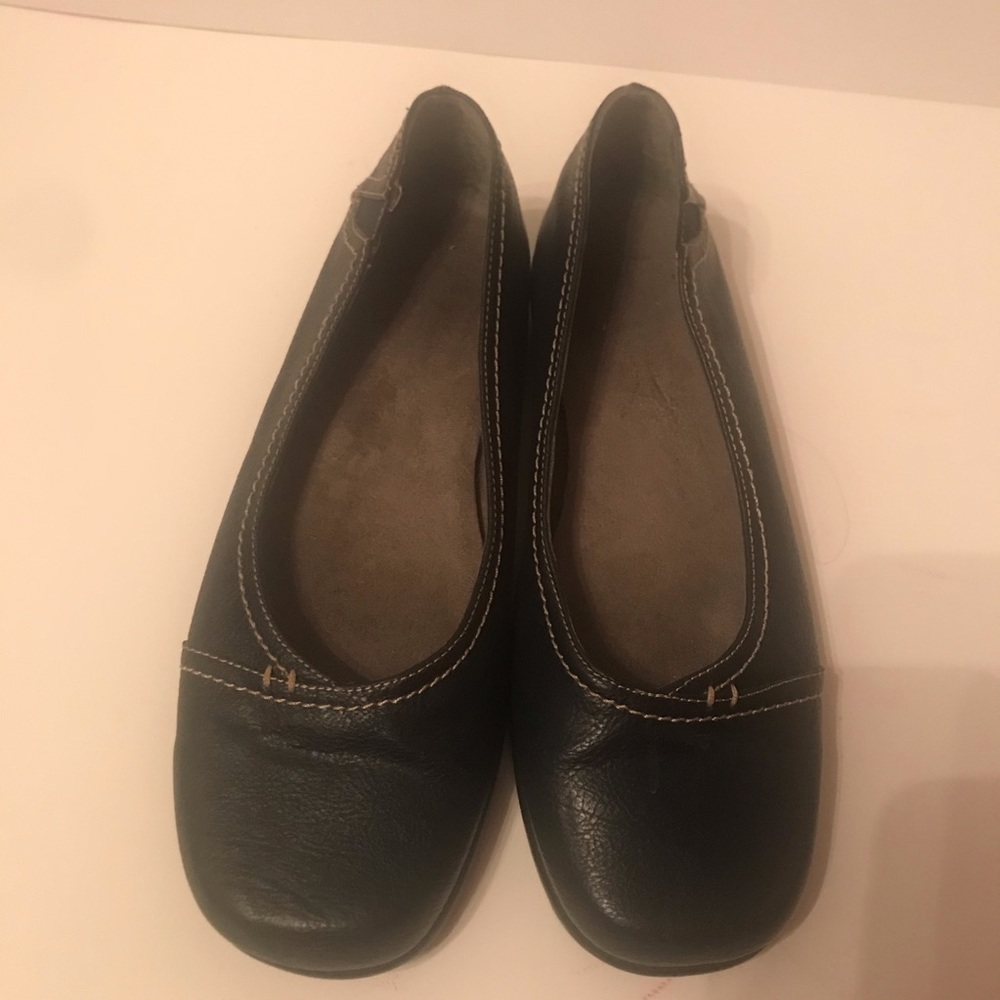 Navy blue Aerosoles flats